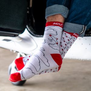 WIT: ZWEVEN DOOR DE WOLKEN SOK